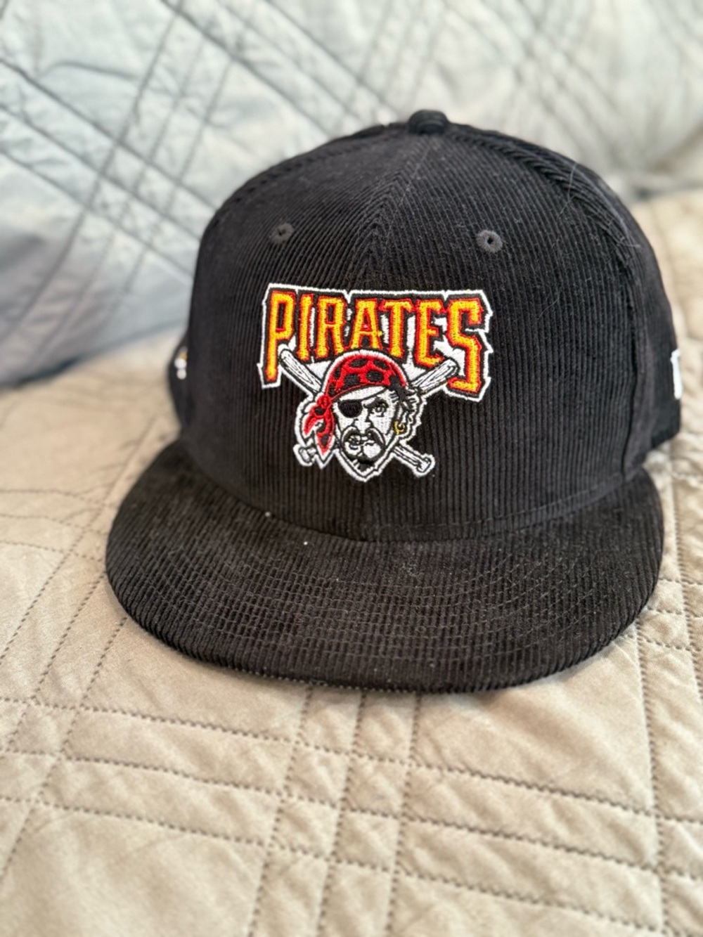 New Era Pittsburgh pirates Black corduroy Fitted Baseball Cap